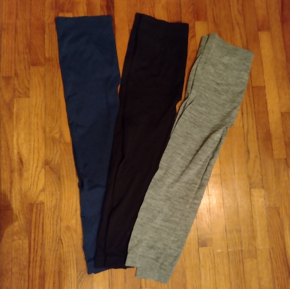 Three Pairs Women's Capri Leggings